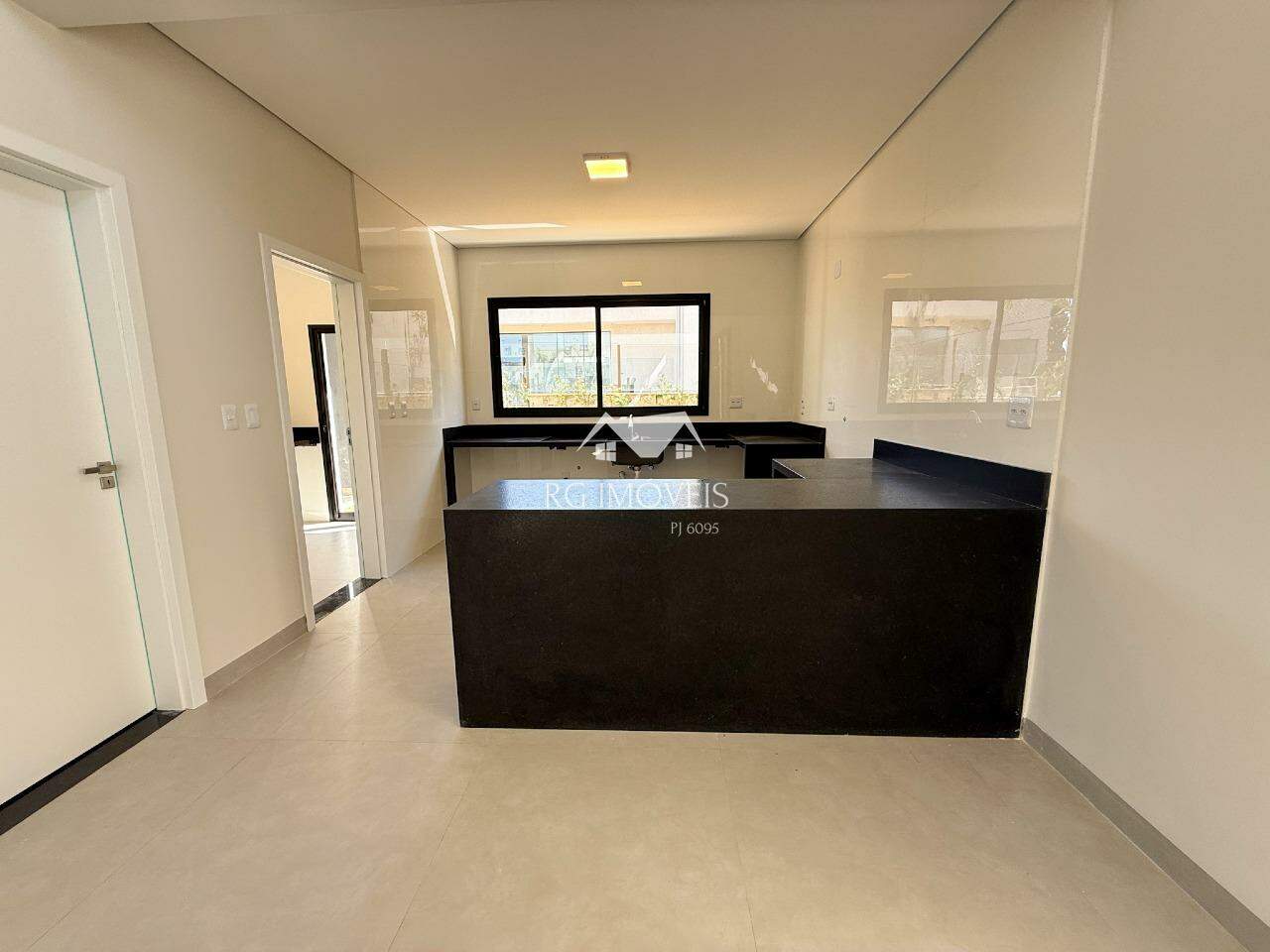 Casa de Condomínio à venda com 4 quartos, 300m² - Foto 6