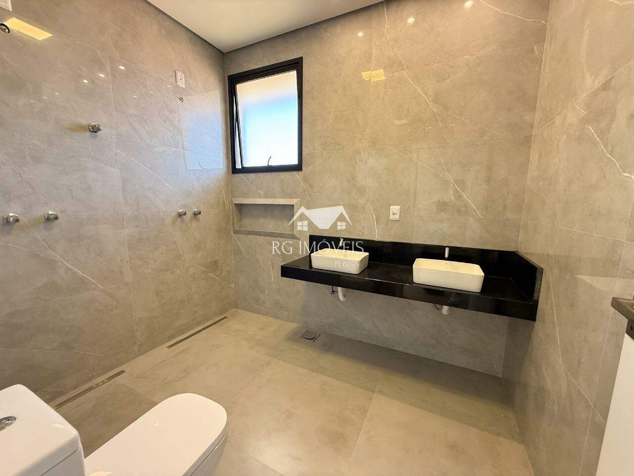 Casa de Condomínio à venda com 4 quartos, 300m² - Foto 17