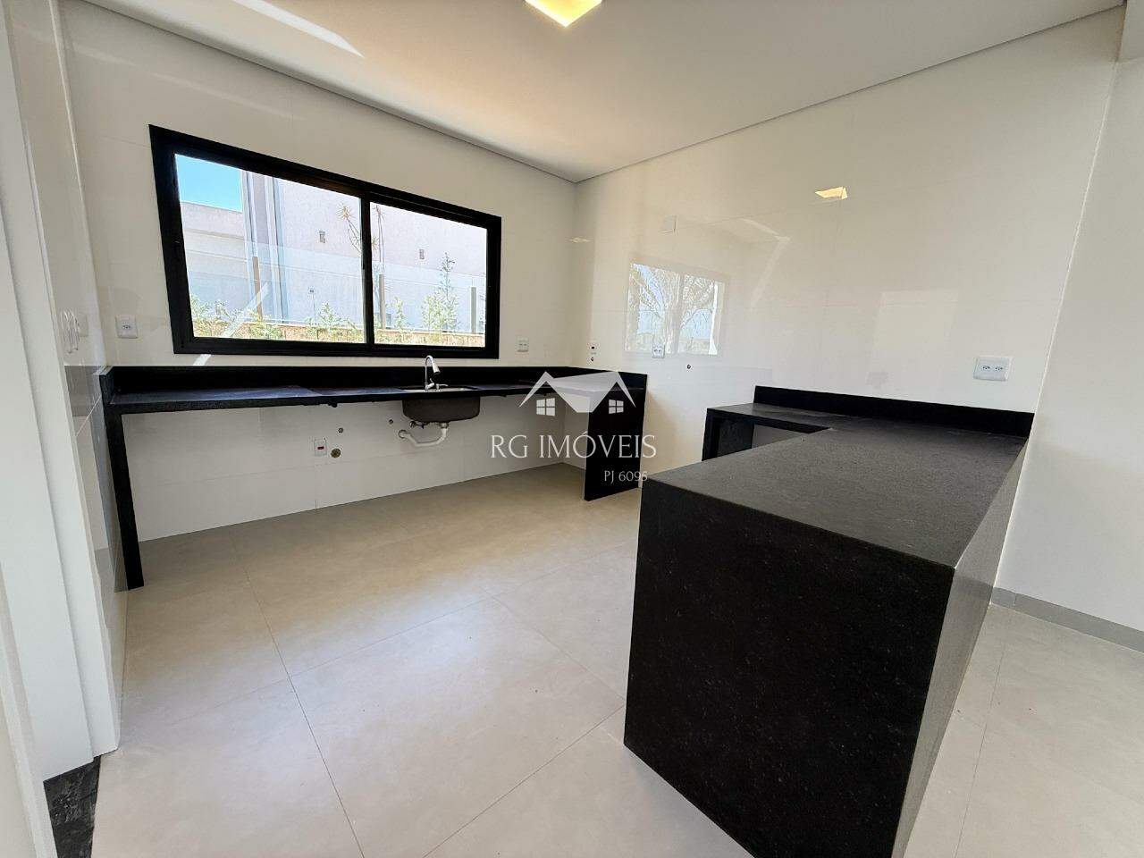 Casa de Condomínio à venda com 4 quartos, 300m² - Foto 8