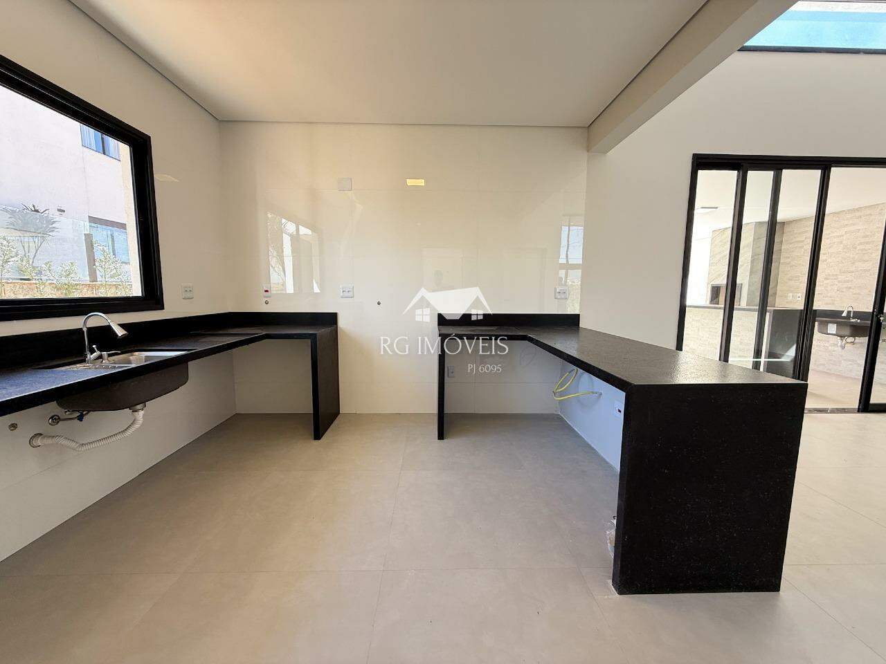 Casa de Condomínio à venda com 4 quartos, 300m² - Foto 7
