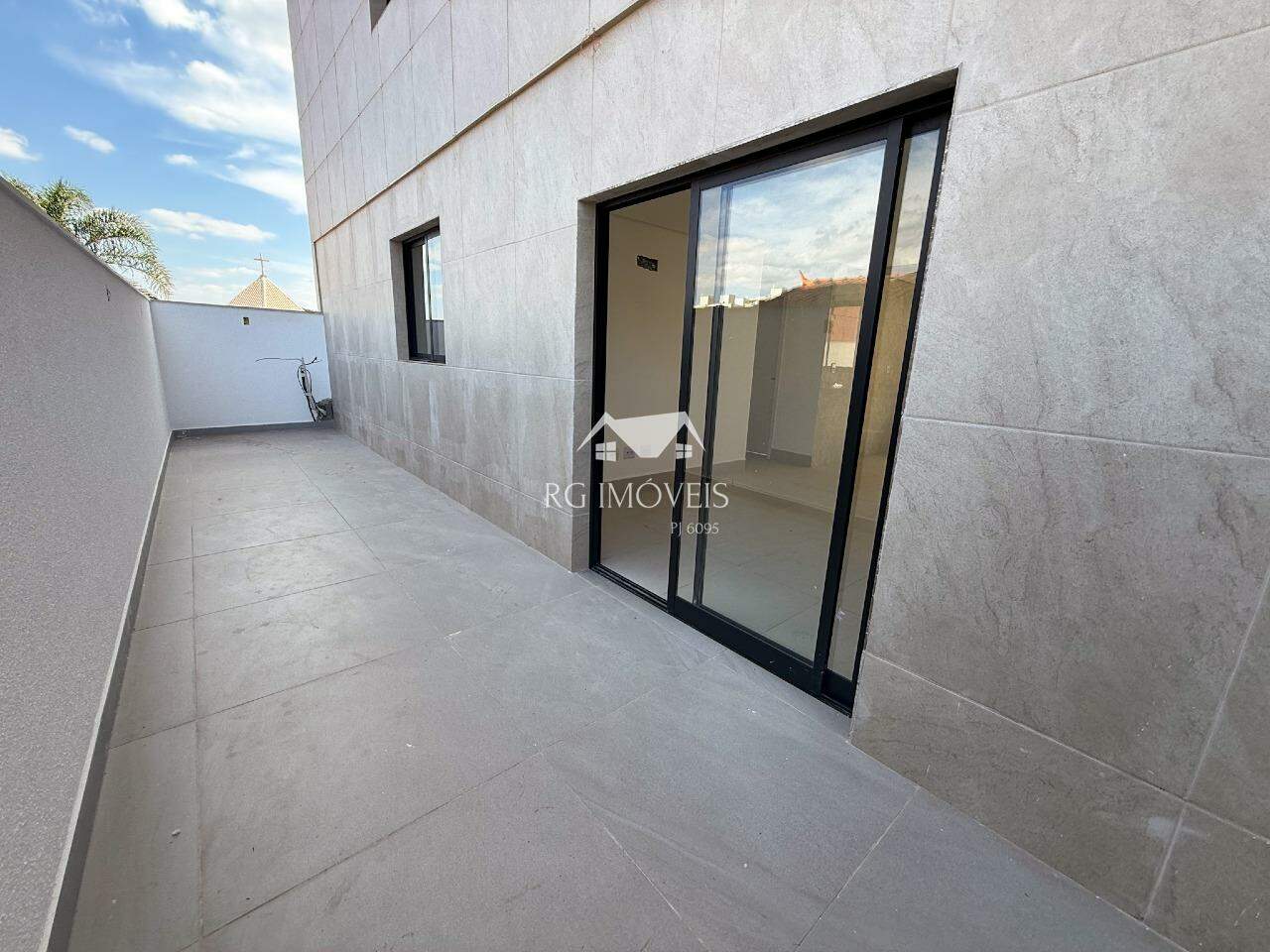 Apartamento à venda com 3 quartos, 130m² - Foto 1