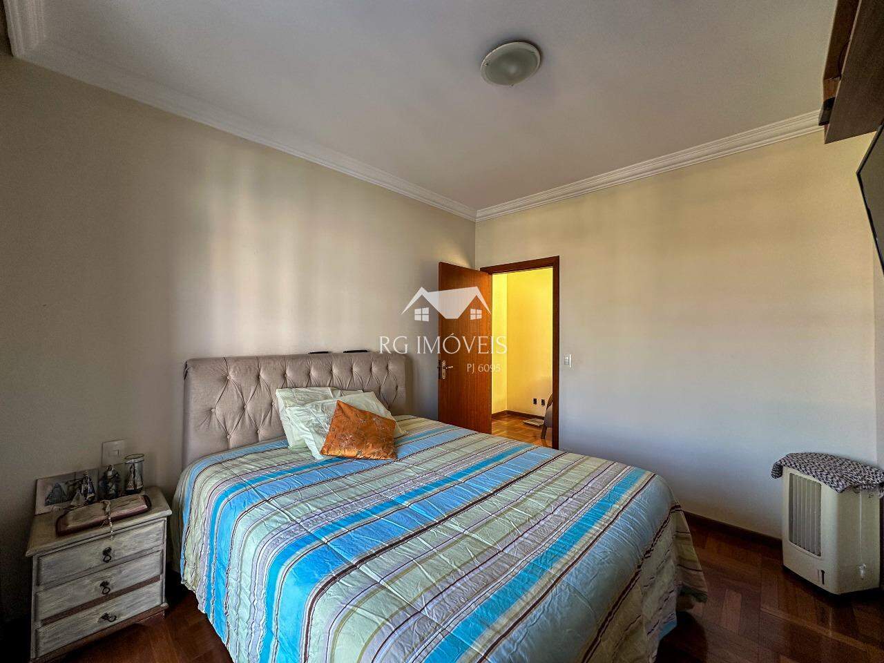 Casa, 4 quartos, 300 m² - Foto 25