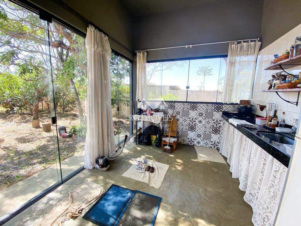 Chácara à venda com 2 quartos, 2500m² - Foto 2