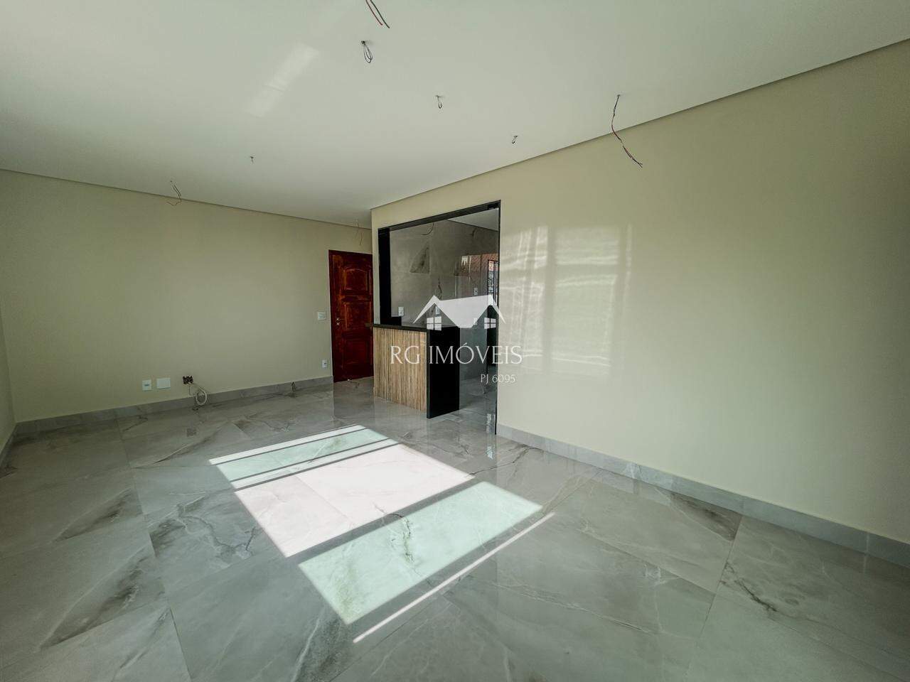 Apartamento à venda com 3 quartos, 105m² - Foto 1
