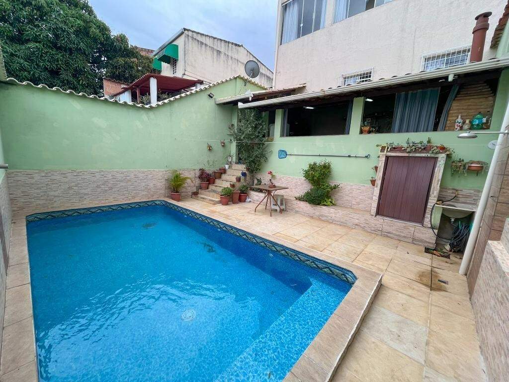 Casa à venda com 3 quartos, 225m² - Foto 15