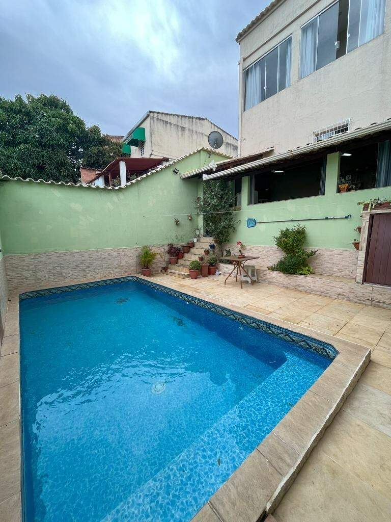 Casa à venda com 3 quartos, 225m² - Foto 16