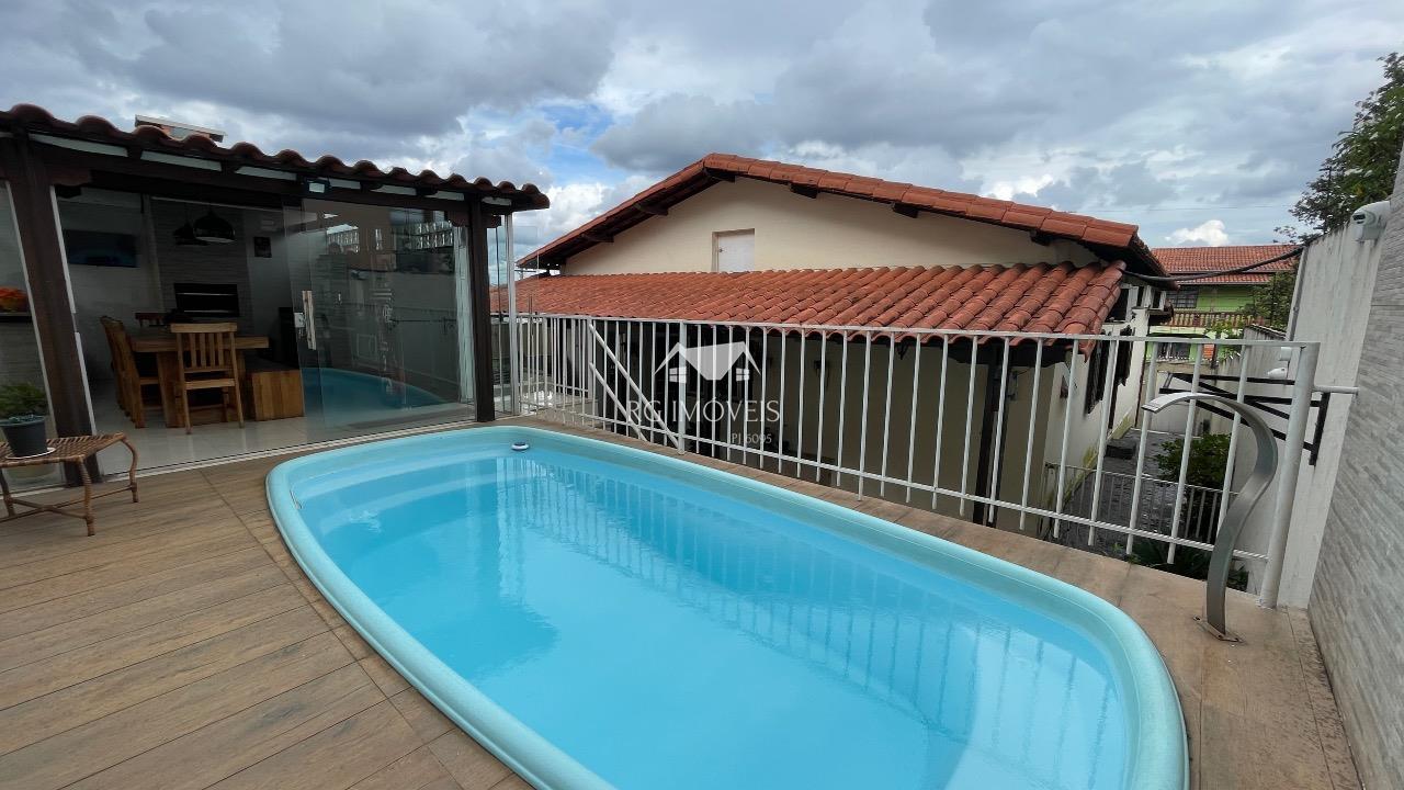 Casa, 4 quartos, 206 m² - Foto 1