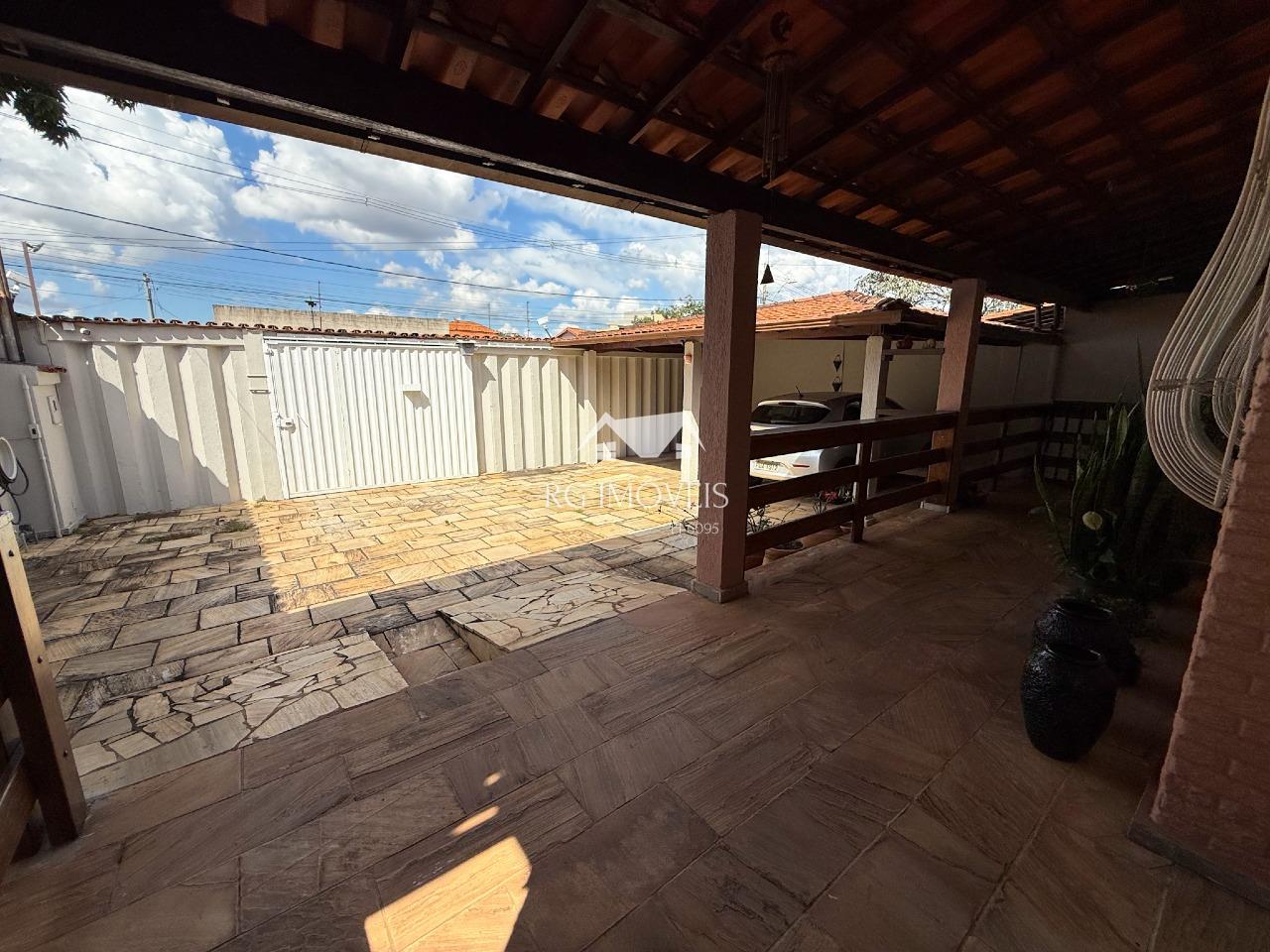 Casa, 3 quartos, 243 m² - Foto 2