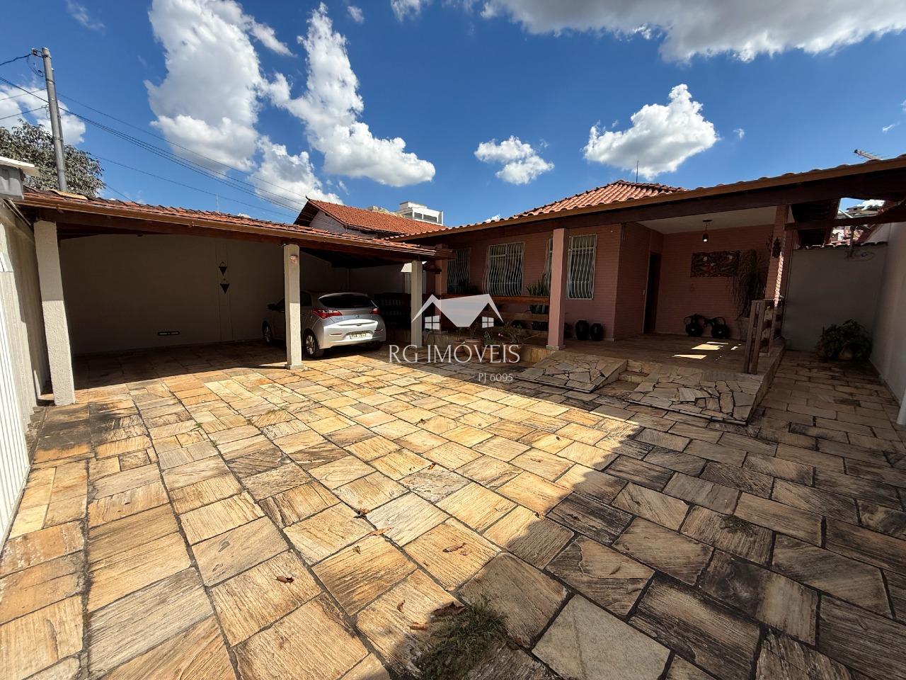 Casa, 3 quartos, 243 m² - Foto 1