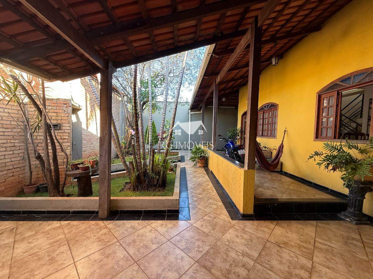Casa, 4 quartos, 275 m² - Foto 2