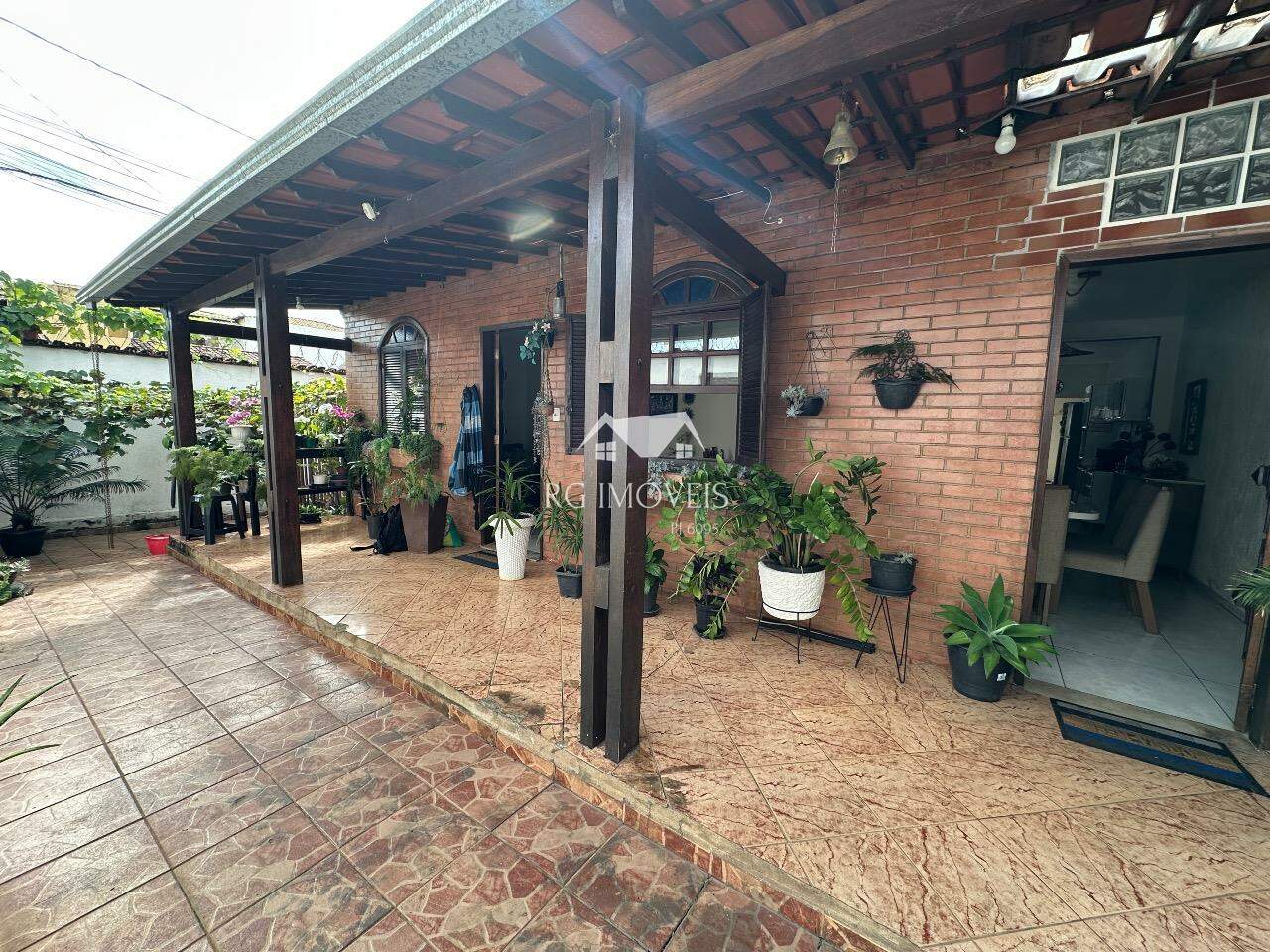 Casa, 4 quartos, 138 m² - Foto 1