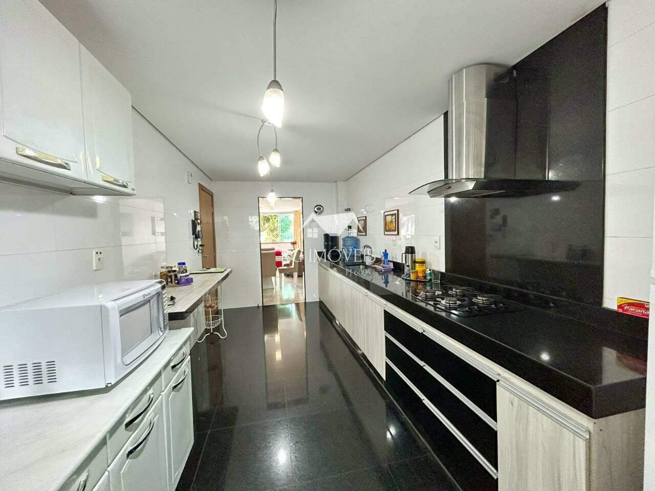 Apartamento à venda com 3 quartos, 213m² - Foto 18