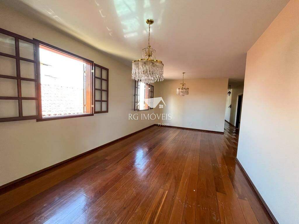 Casa à venda com 4 quartos, 360m² - Foto 4