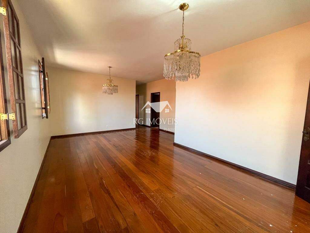 Casa à venda com 4 quartos, 360m² - Foto 3