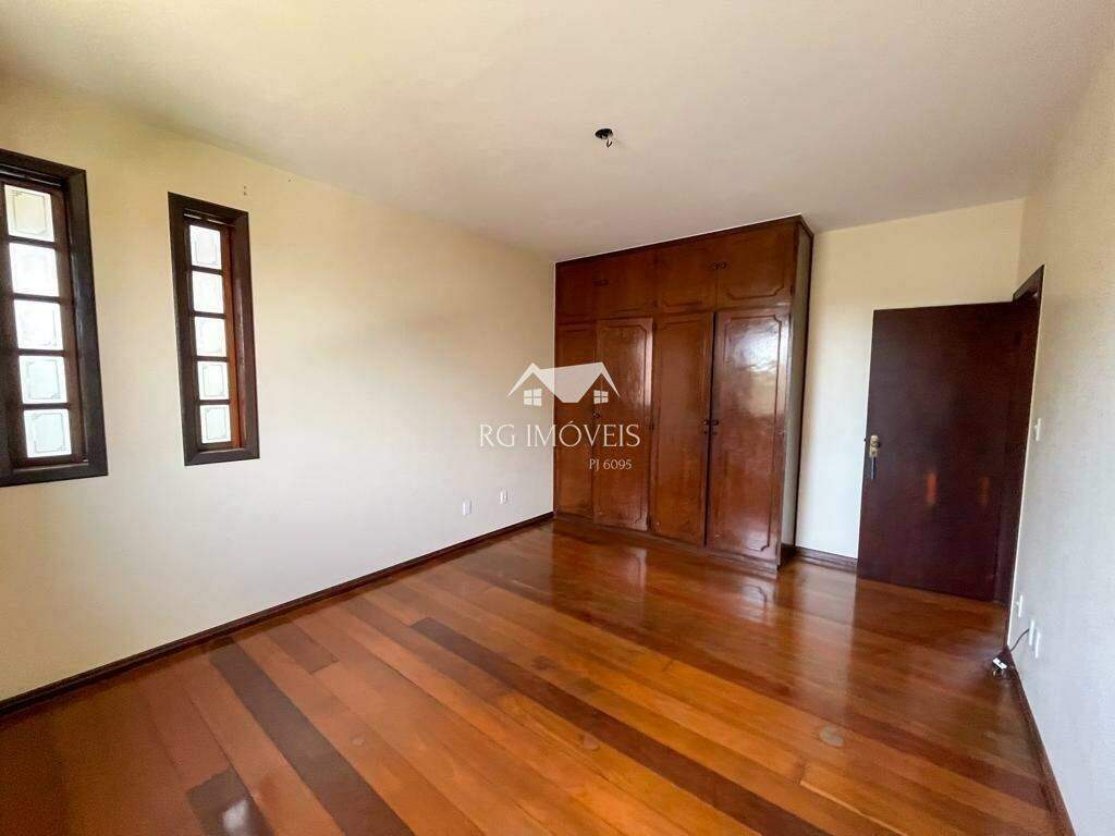 Casa à venda com 4 quartos, 360m² - Foto 6