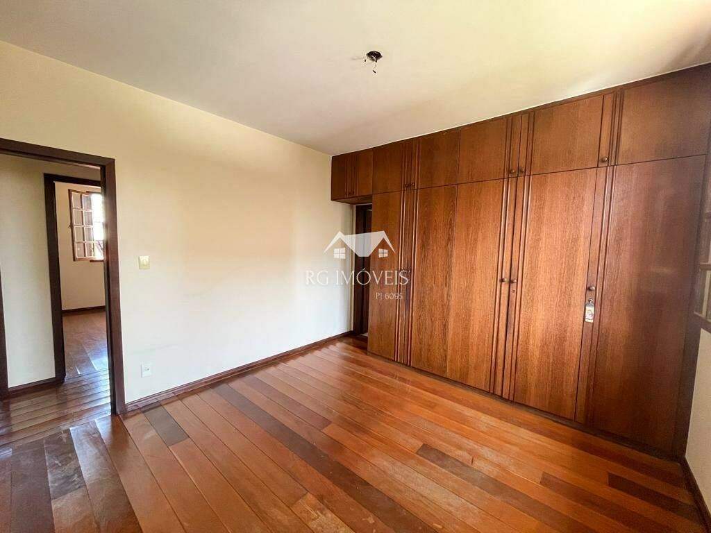 Casa à venda com 4 quartos, 360m² - Foto 13