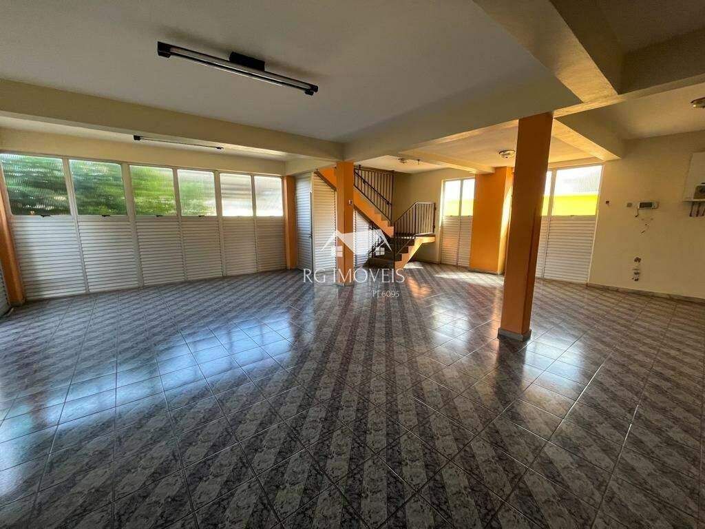 Casa à venda com 4 quartos, 360m² - Foto 18