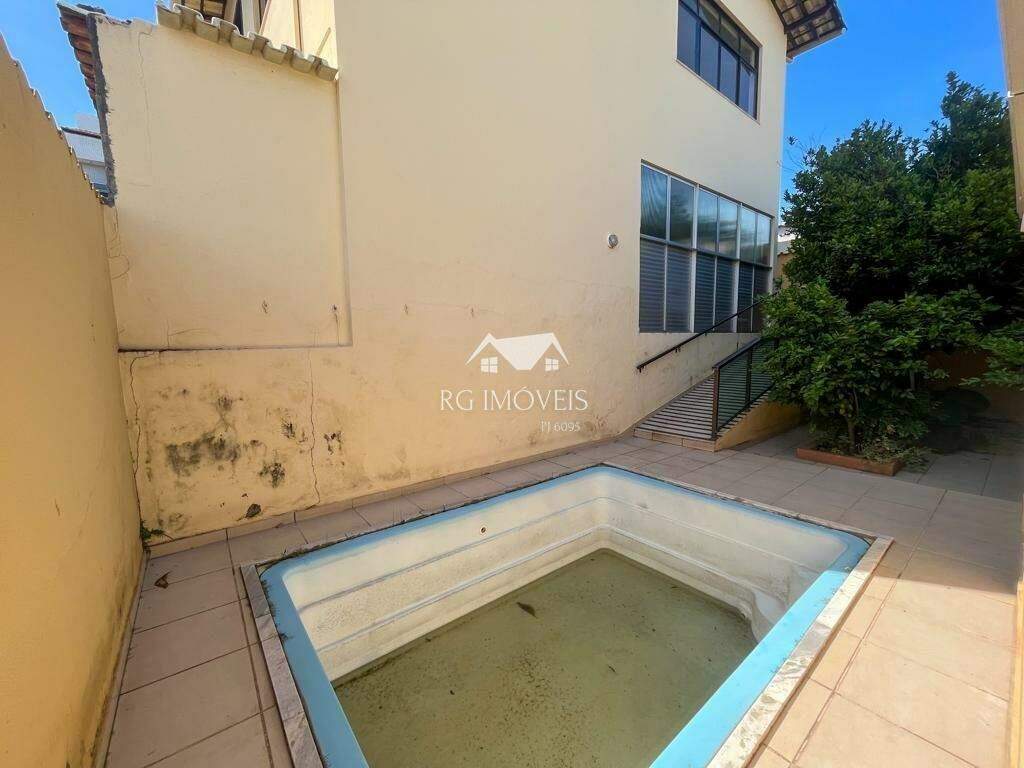 Casa à venda com 4 quartos, 360m² - Foto 22