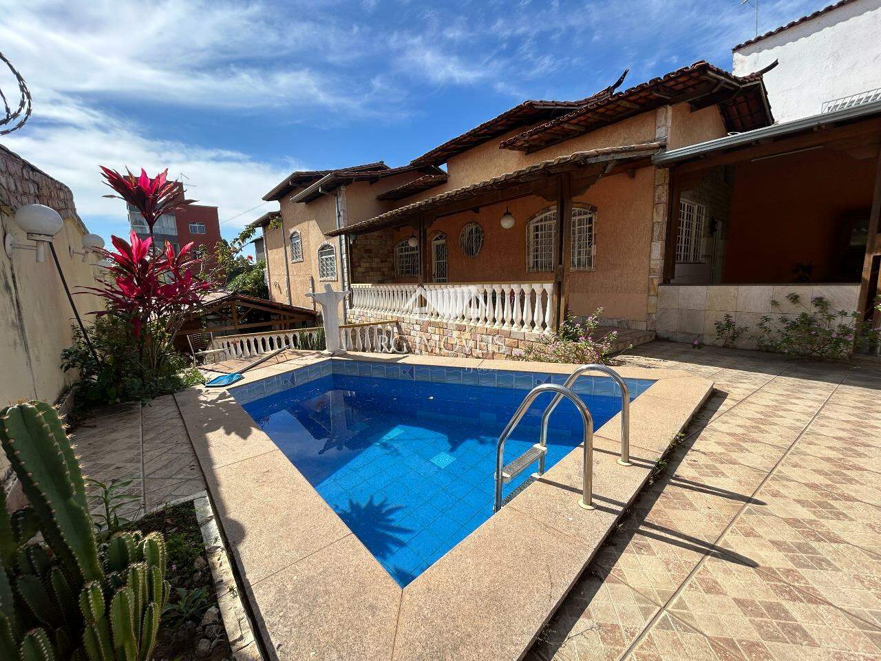 Casa, 4 quartos, 150 m² - Foto 1
