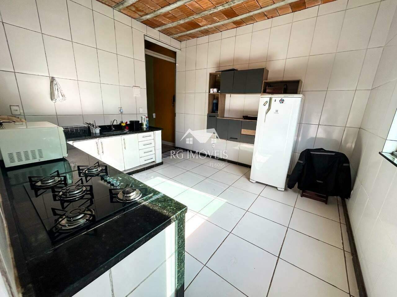 Casa à venda com 3 quartos, 360m² - Foto 16