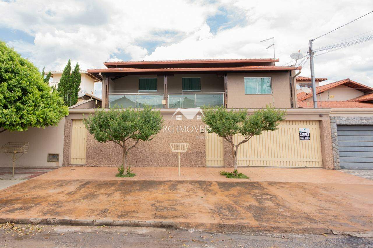 Casa, 3 quartos, 412 m² - Foto 1