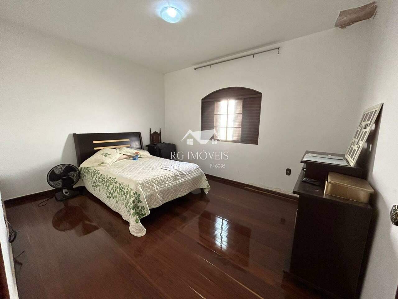 Casa à venda com 4 quartos, 374m² - Foto 8