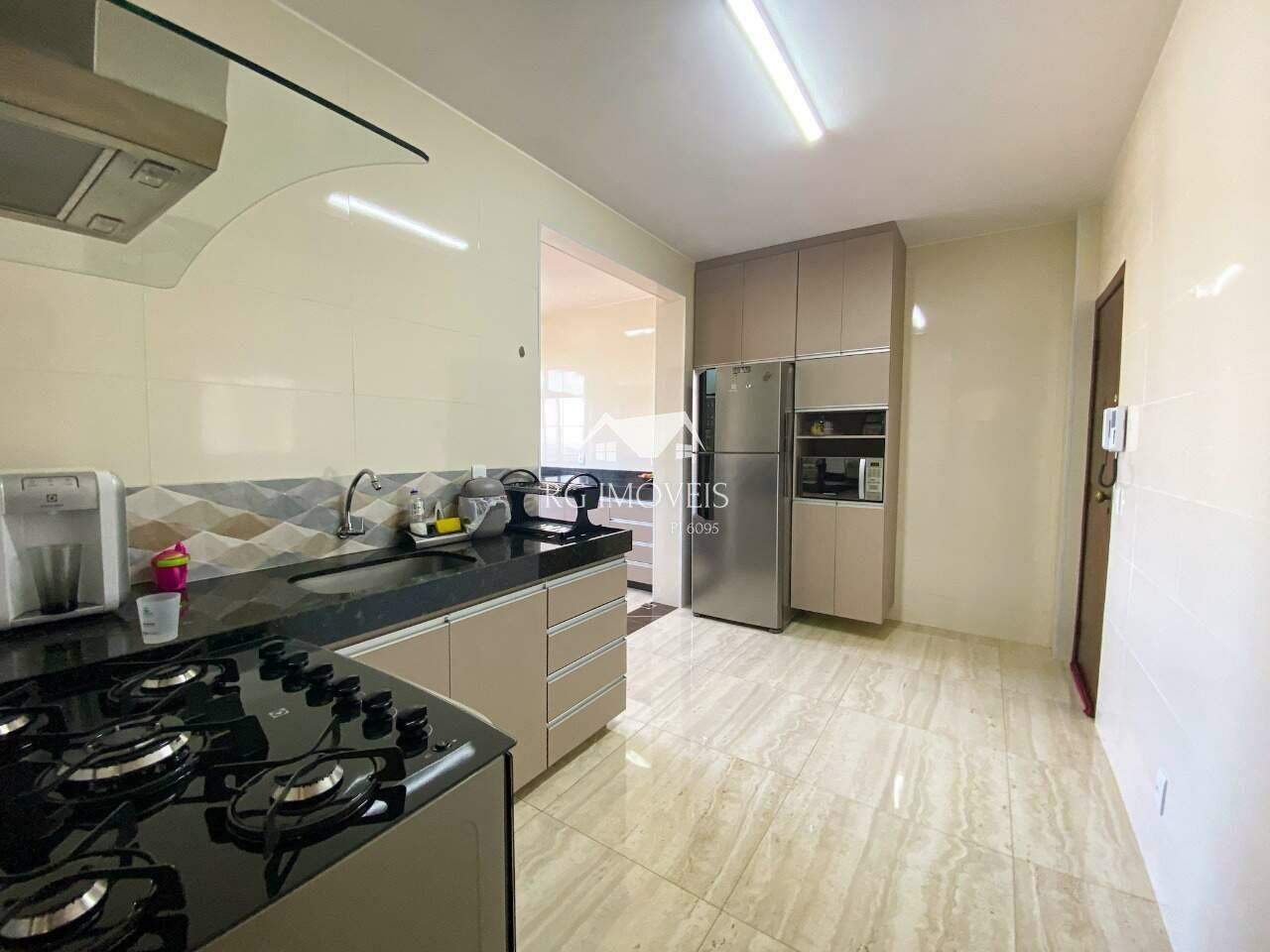 Cobertura à venda com 3 quartos, 245m² - Foto 14