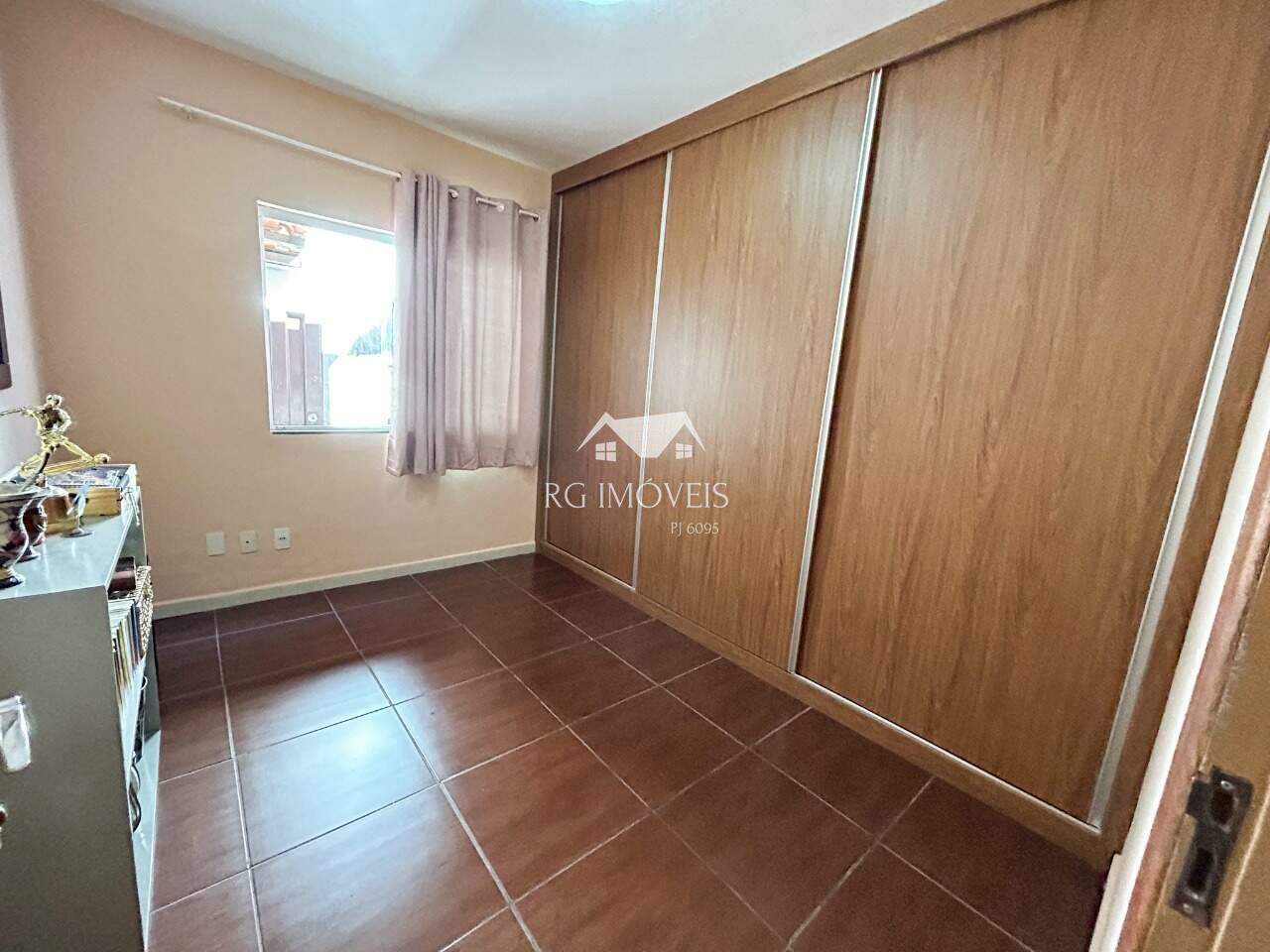 Casa à venda com 3 quartos, 180m² - Foto 8