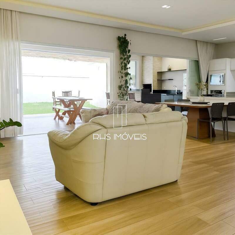 Casa à venda no Roncáglia: 