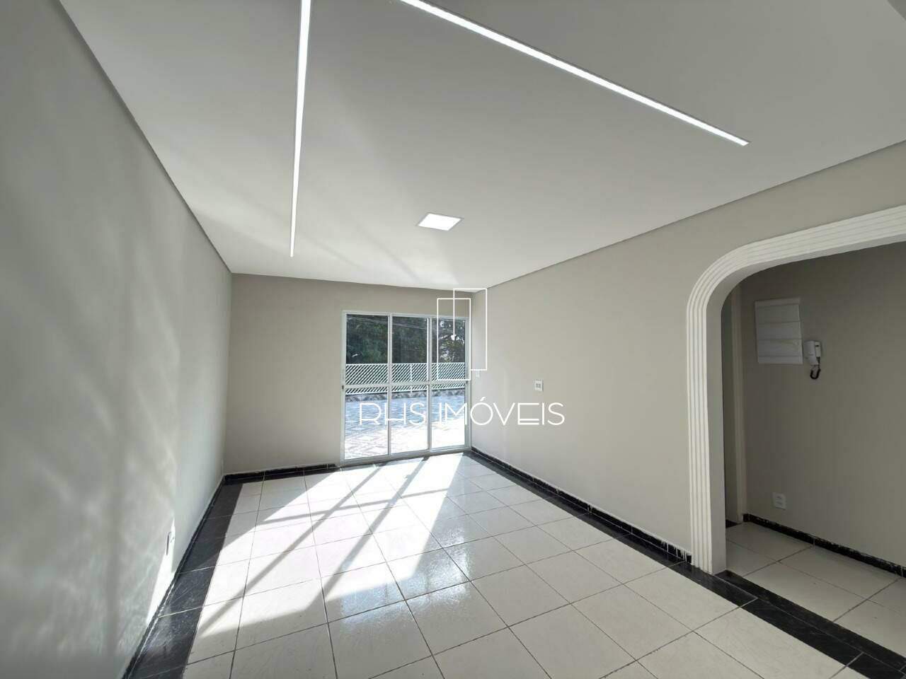 Casa à venda no Jardim Tupi: Sala de estar 