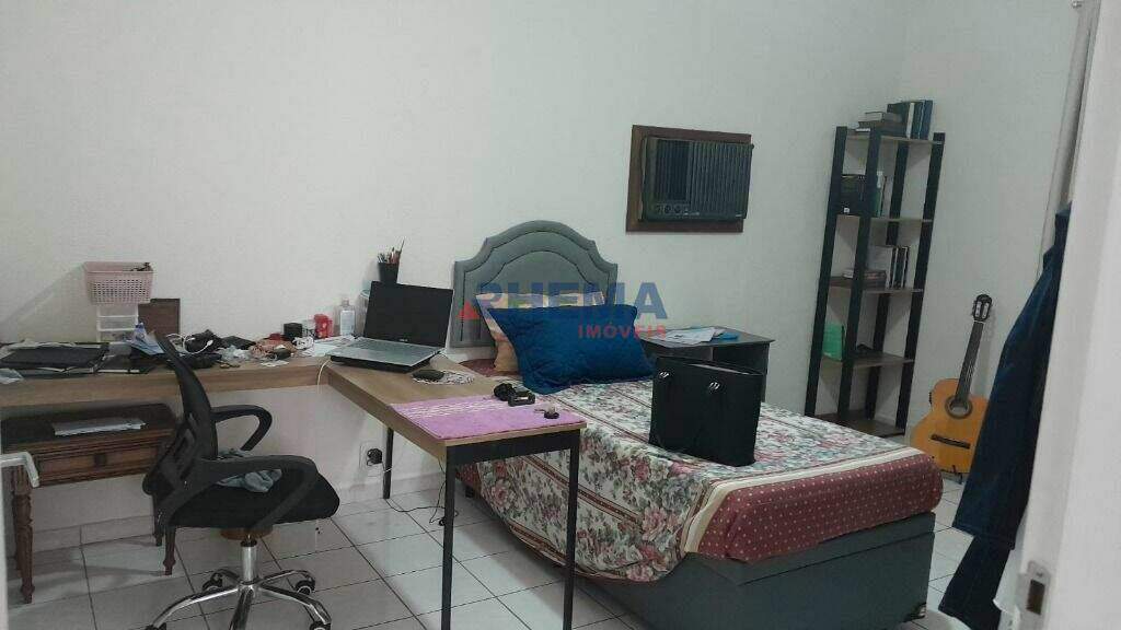 Apartamento à venda no Ponta da Praia: 