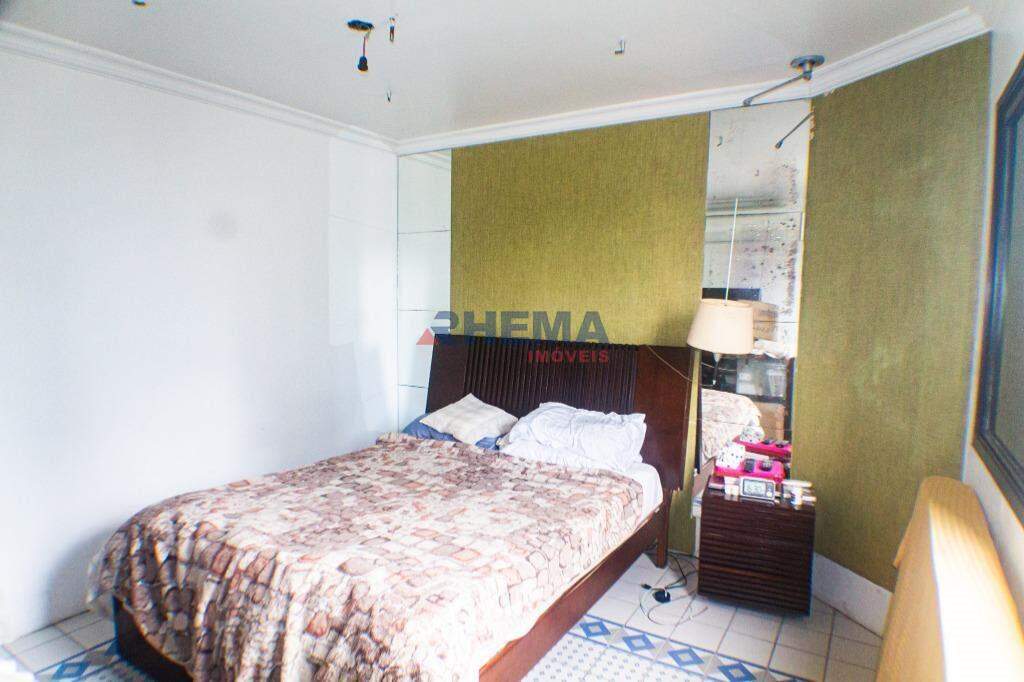 Apartamento Duplex à venda no Ponta da Praia: 