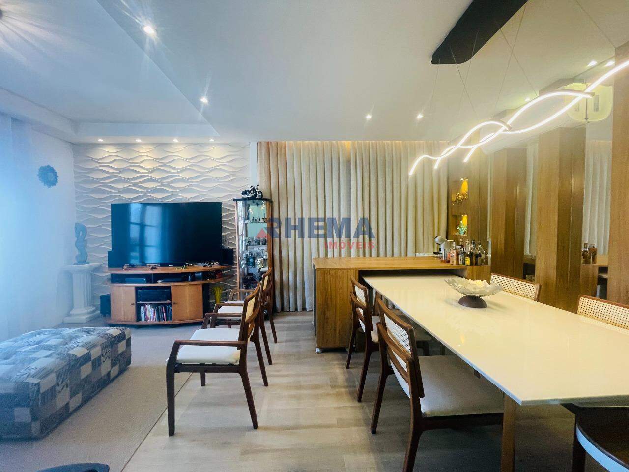 Apartamento à venda no Ponta da Praia: 
