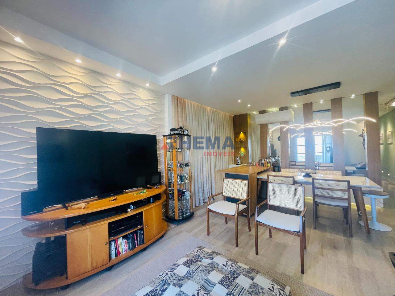Apartamento à venda no Ponta da Praia: 