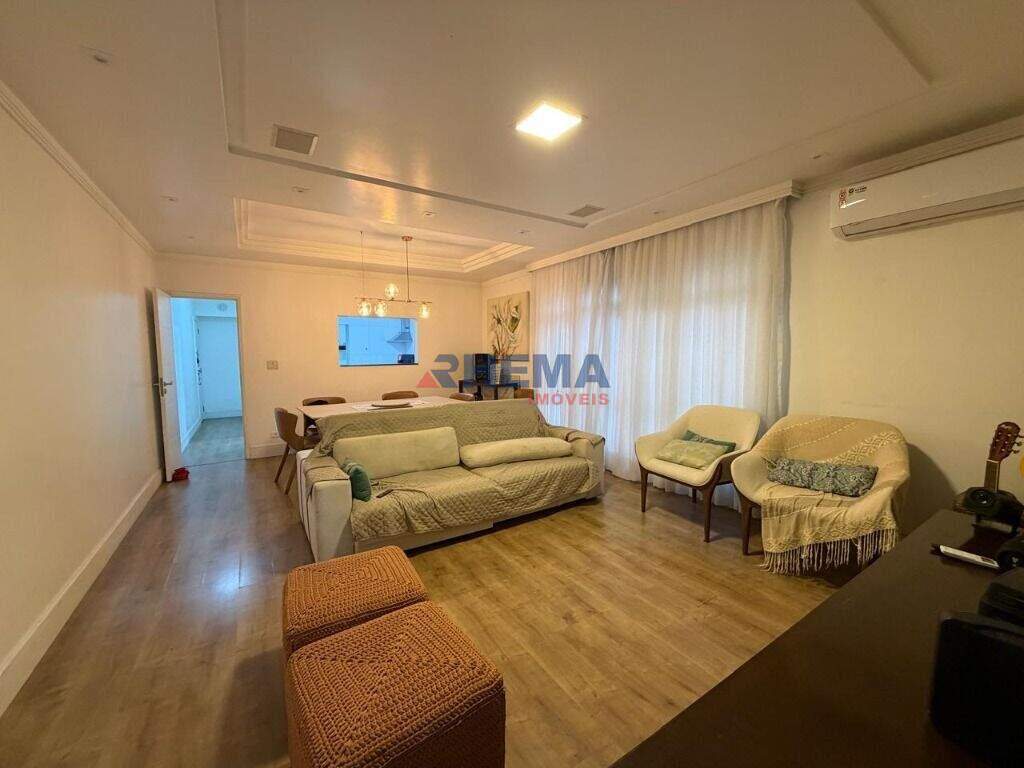 Apartamento à venda no Embaré: 