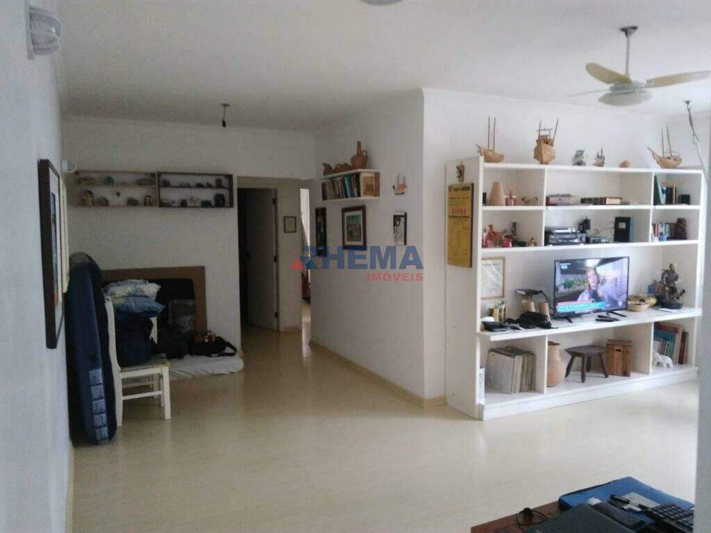 Apartamento à venda no Ponta da Praia: 