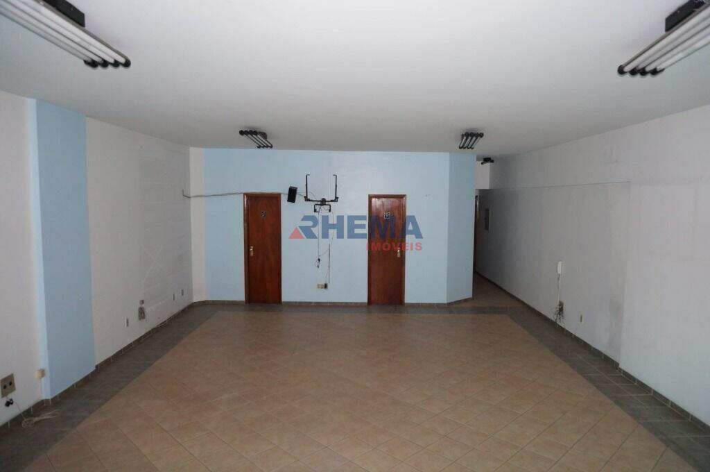Sala à venda no Centro: 