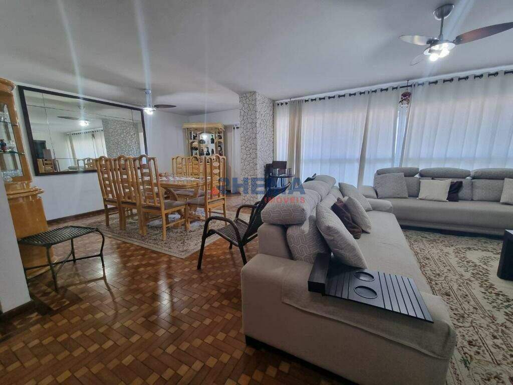 Apartamento à venda no Embaré: 