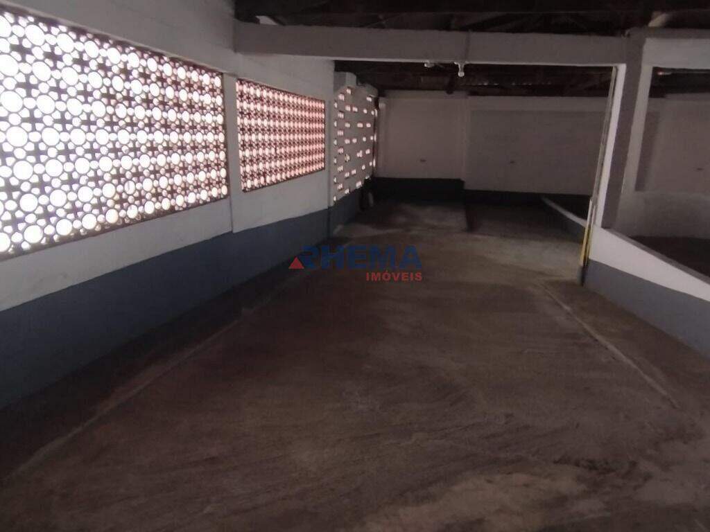 Box/Garagem à venda no Embaré: 