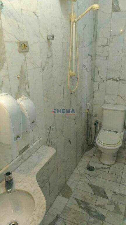 Sala à venda no Centro: 
