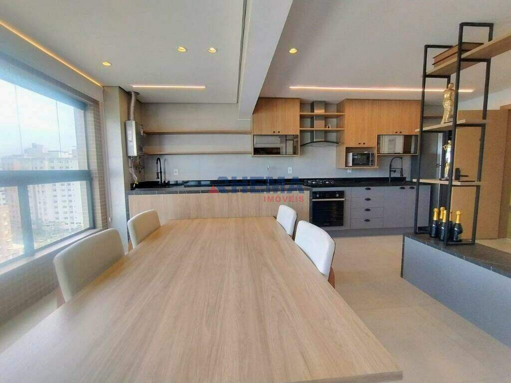Apartamento à venda no Ponta da Praia: 