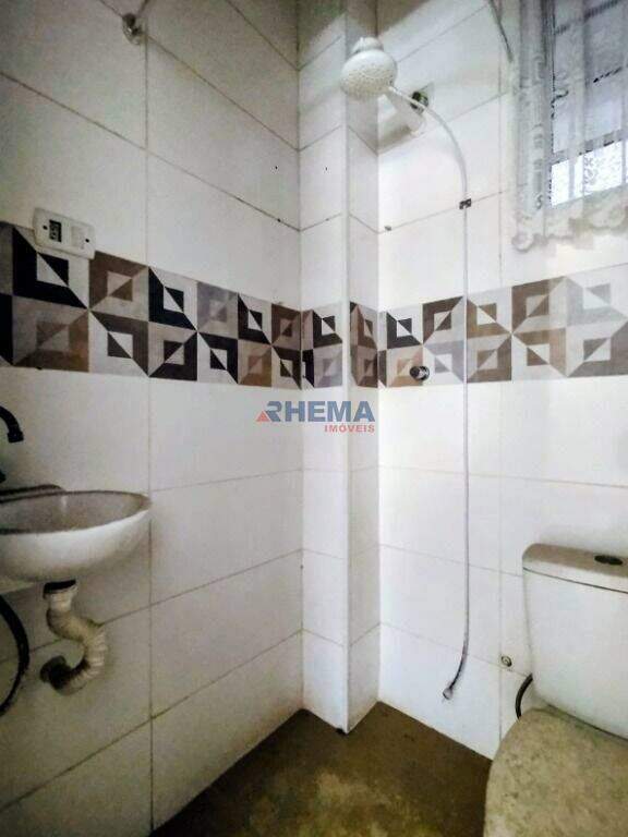 Kitnet à venda no Embaré: 