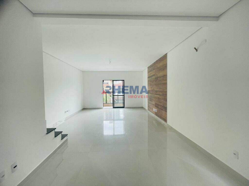 Sobrado à venda no Embaré: 