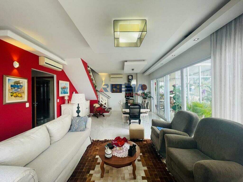 Apartamento Duplex à venda no Embaré: 