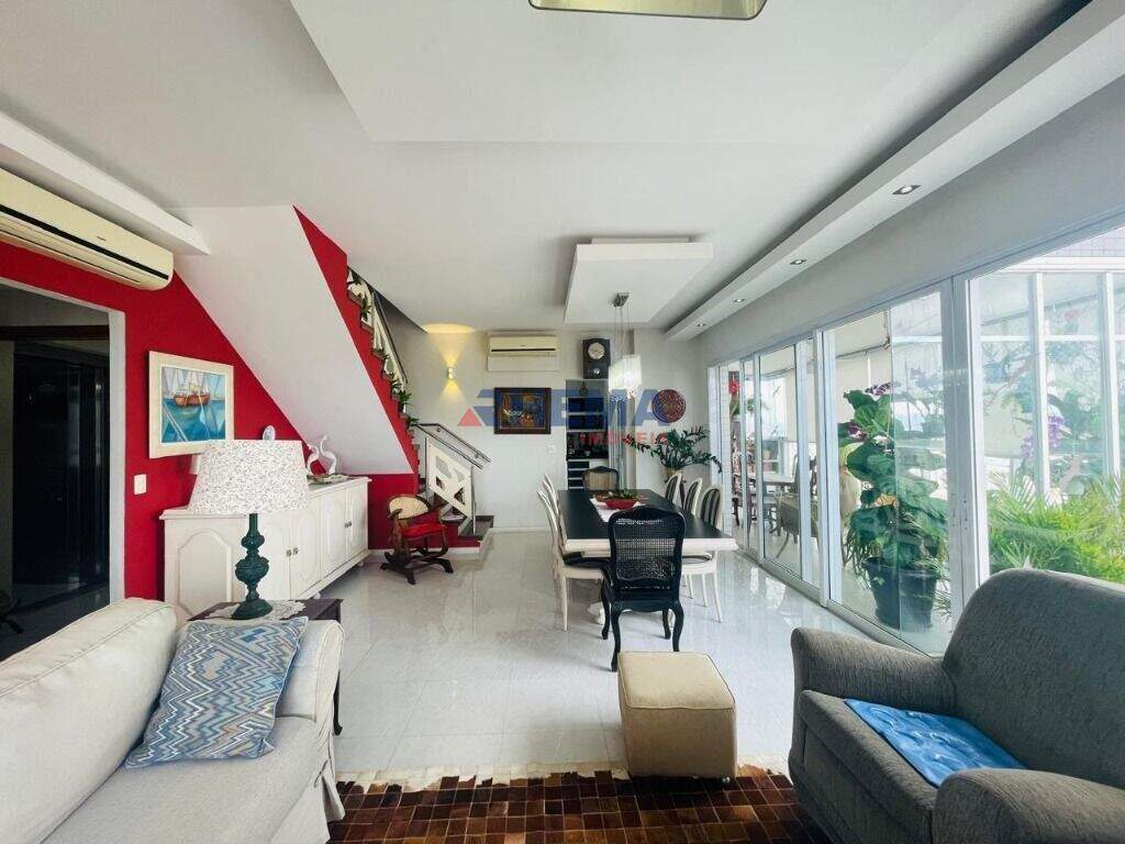 Apartamento Duplex à venda no Embaré: 