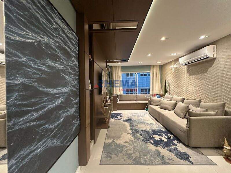 Apartamento à venda no Ponta da Praia: 