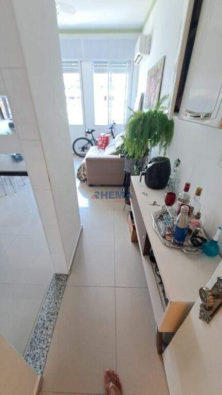 Apartamento à venda no Embaré: 