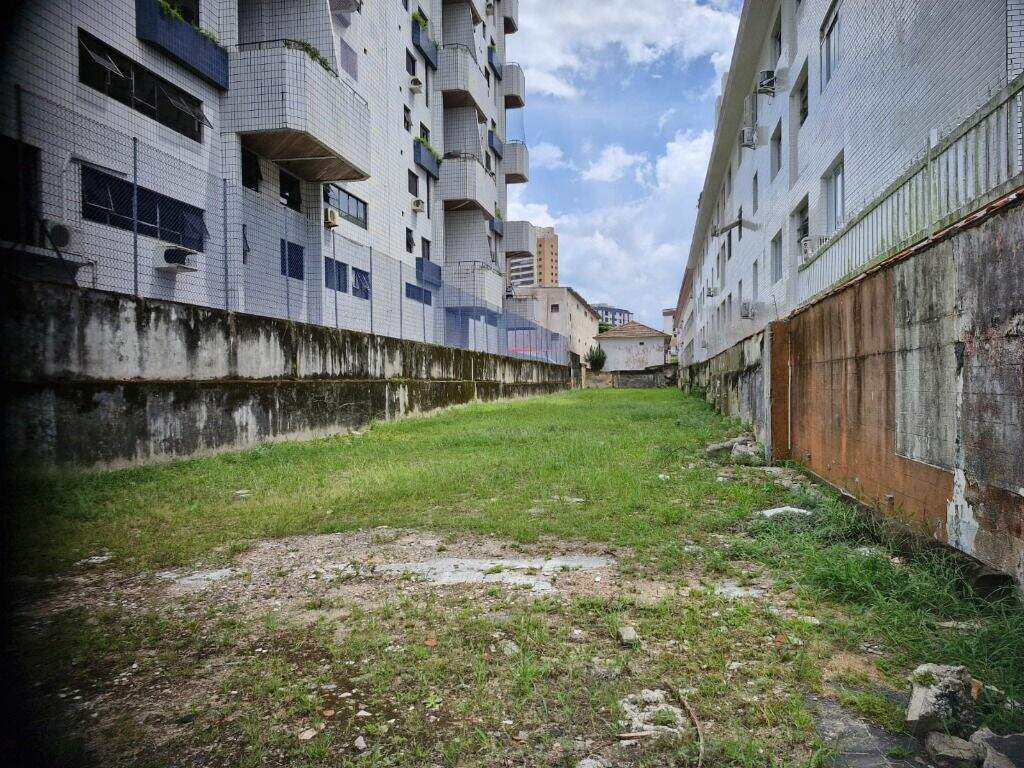 Terreno à venda no Ponta da Praia: 