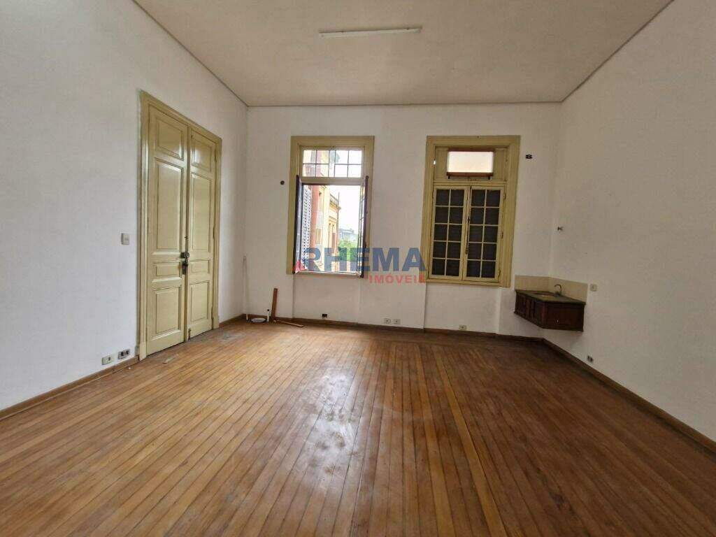 Sala à venda no Centro: 