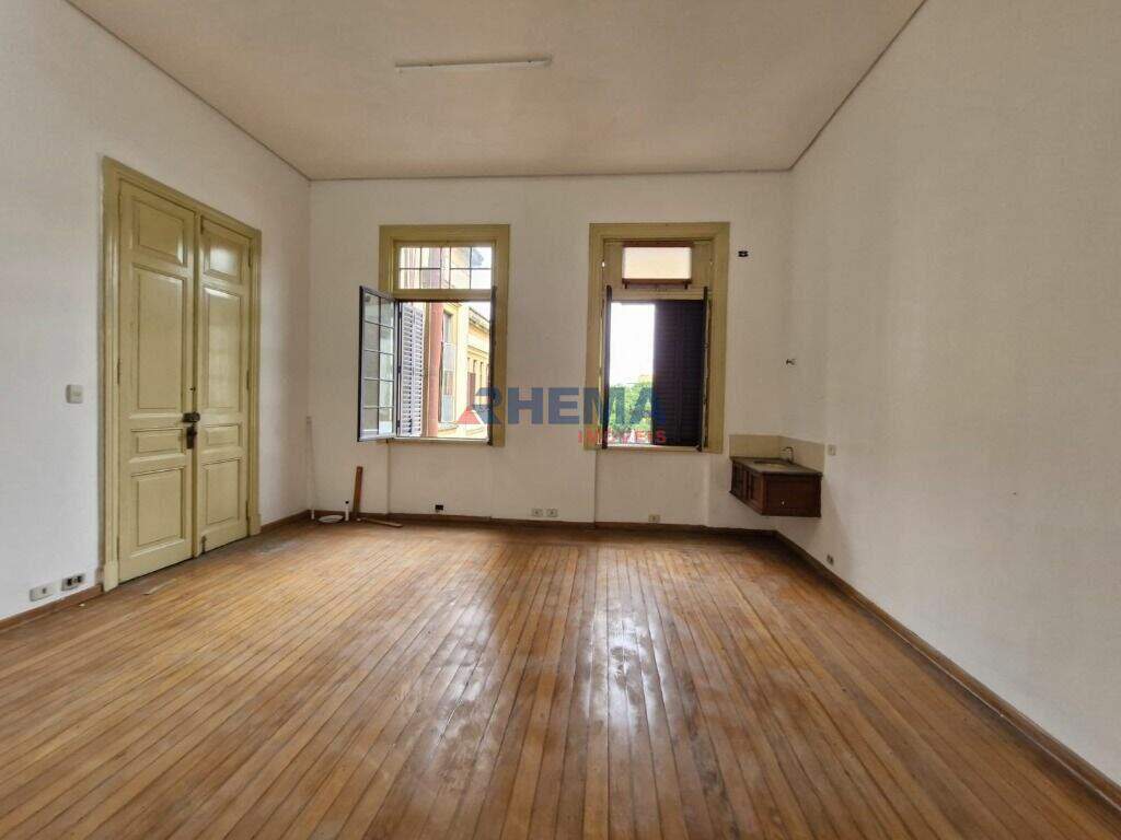 Sala à venda no Centro: 